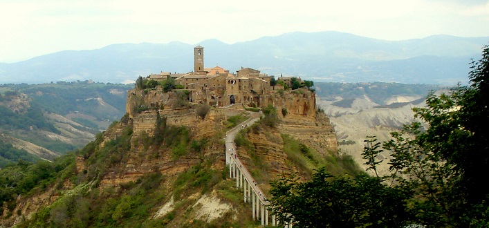 entance to civita di bagnoregio