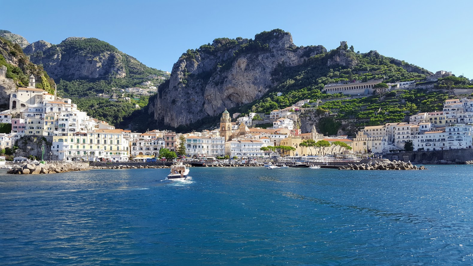 Arriving in Amalfi by boat Arriving in Amalfi by boat