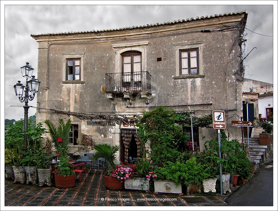 Vitelli Bar Sicily - The bar in the Godfather movie