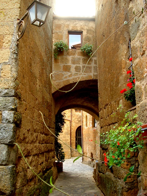 Lane in Civita
