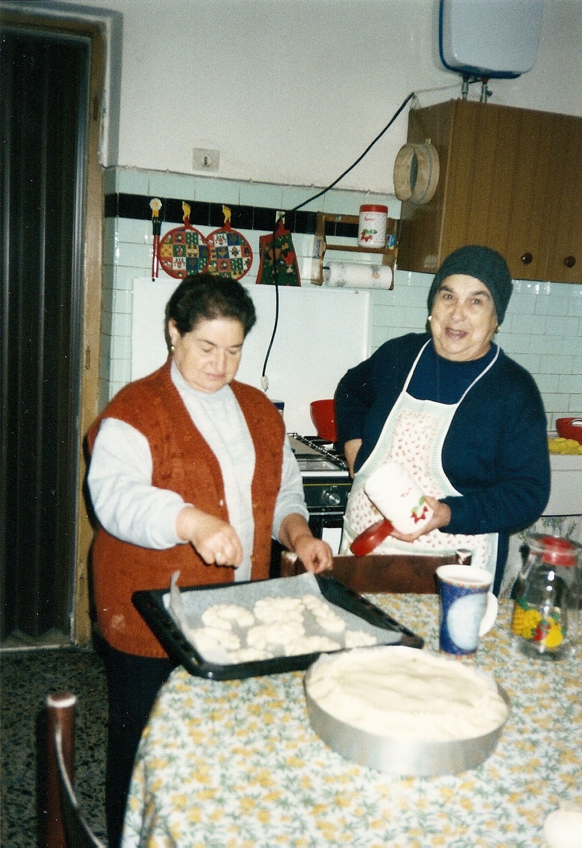 Mum and Zia making Panada