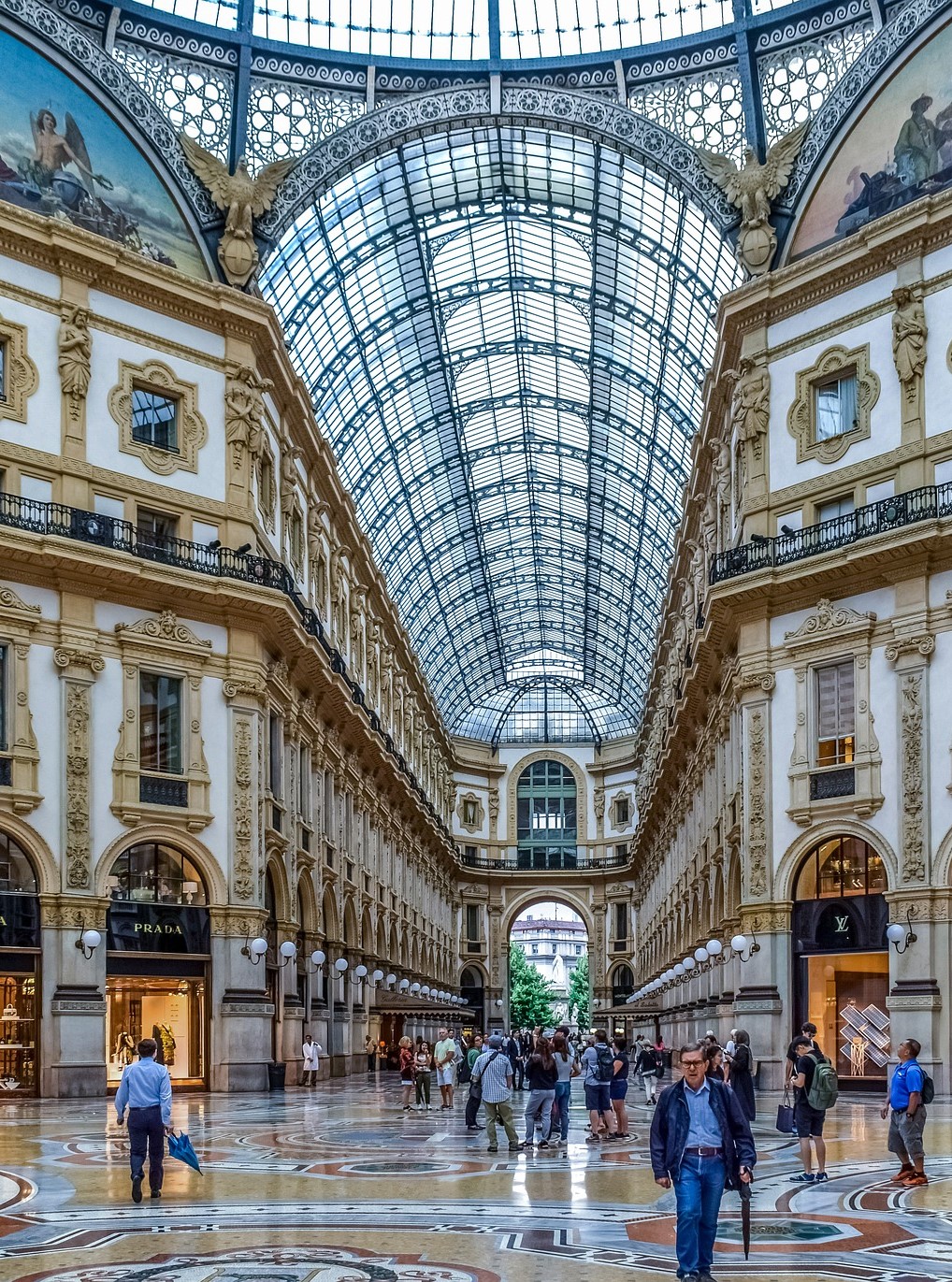 The Best Guide to Shopping in Milan (2023)
