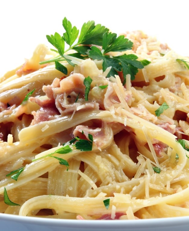 Creamy Fettuccine with Basil, and Cheese