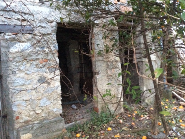 Lower floor stone walls