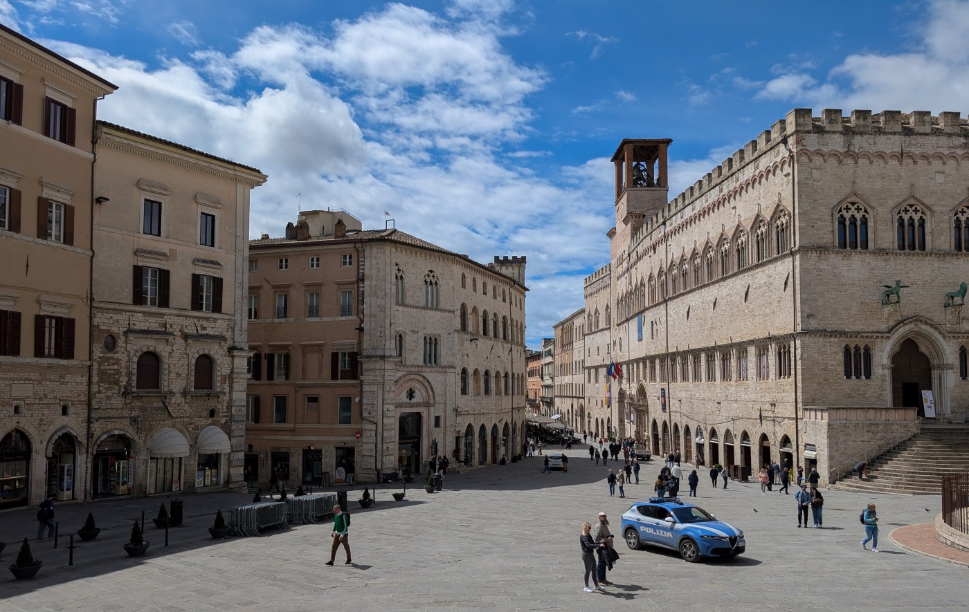 Piazza 4 November in Perugia Piazza 4 November in Perugia