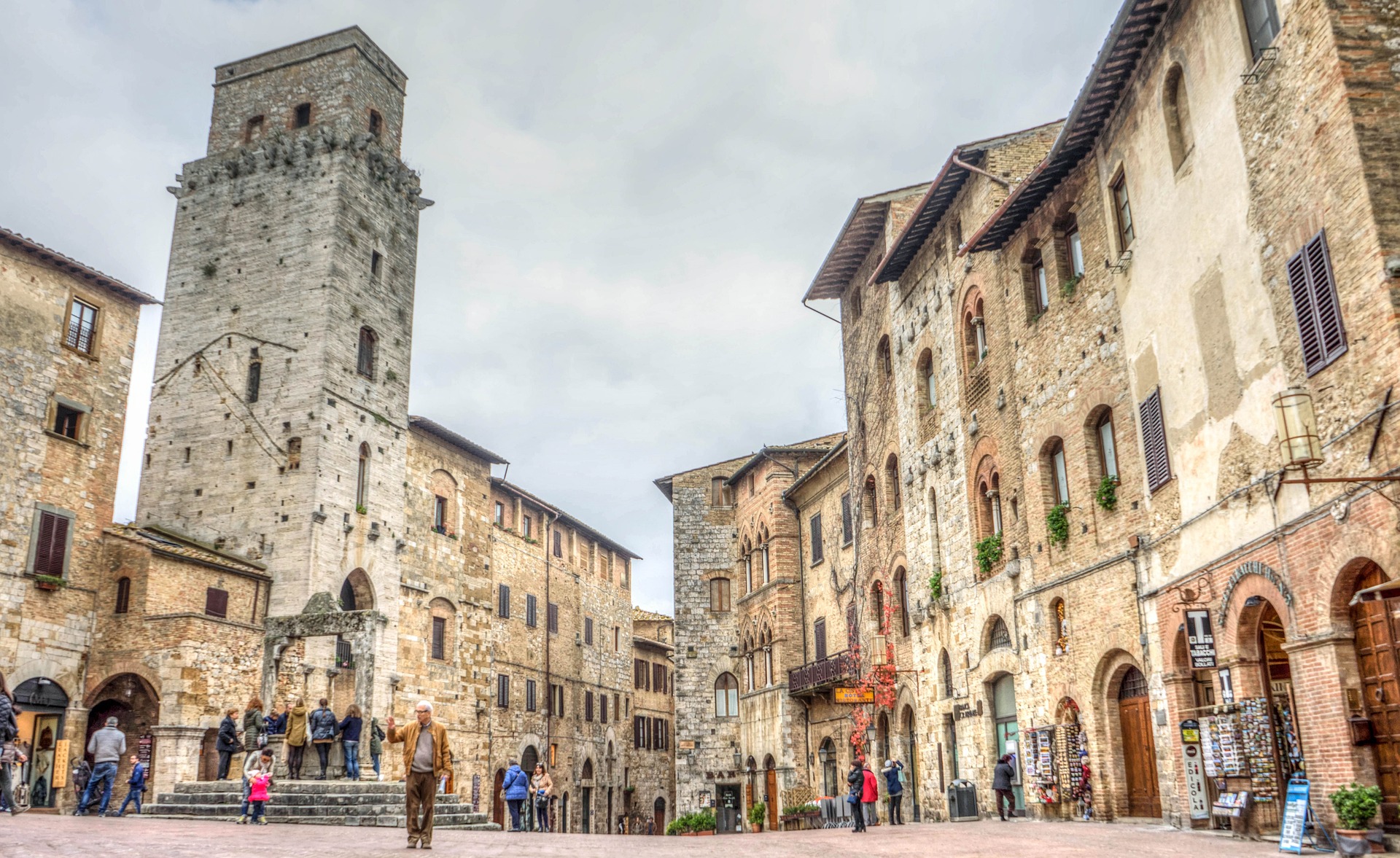 San Gimignano Piazza