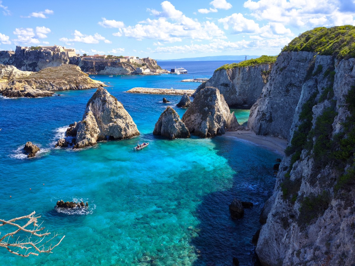 Thinking of visiting the Tremiti Islands? That's a great idea! I'll tell you why in a moment and provide the essential info you need to plan your trip, 