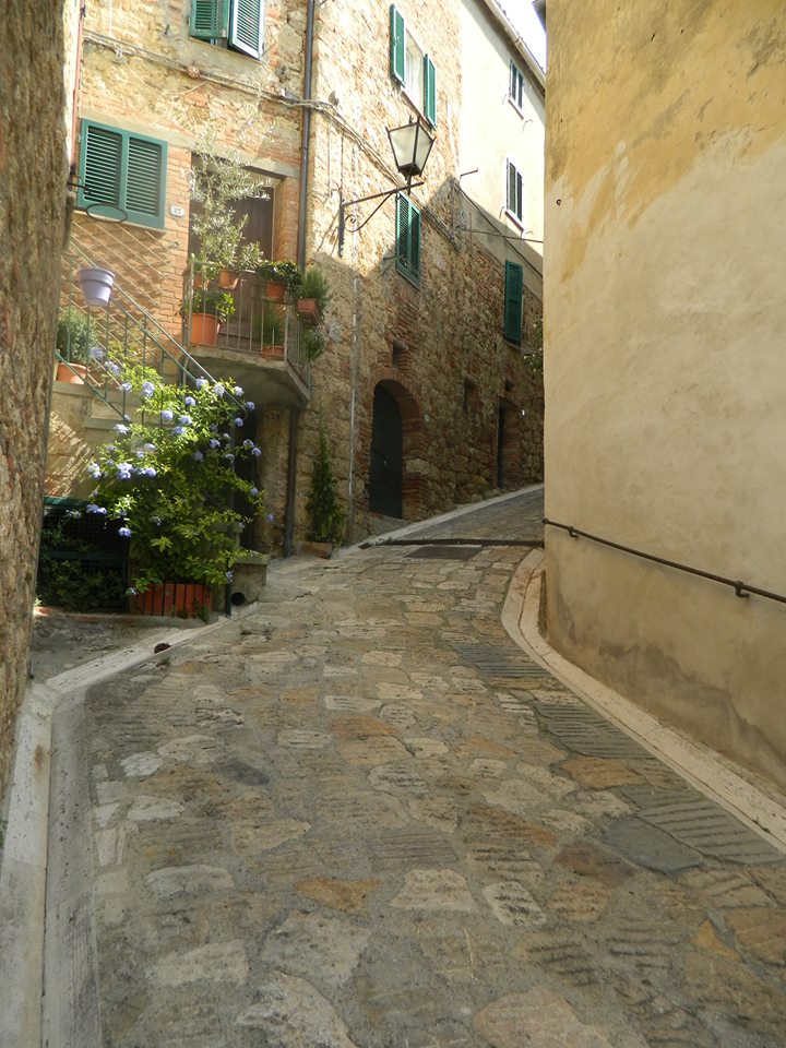 Winding Lane Cetona
