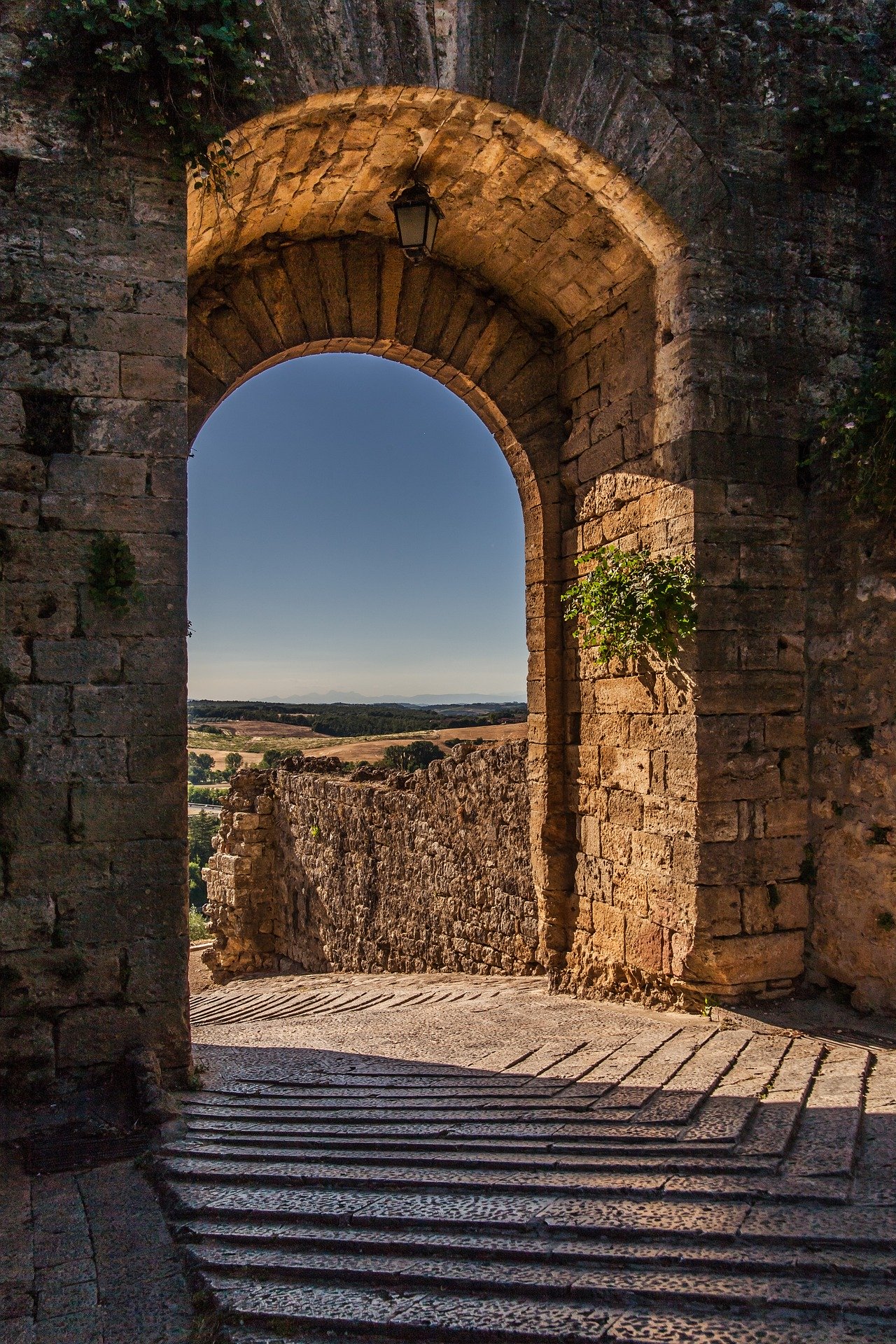 Monteriggioni — medieval walled town in Tuscany